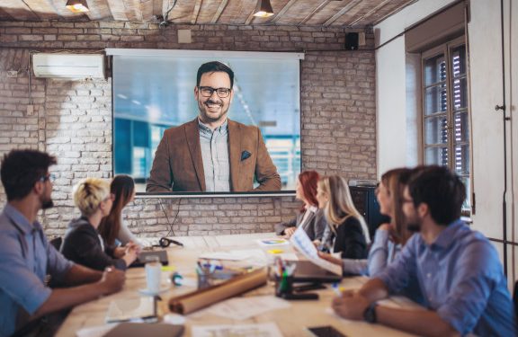 Compétences essentielles qui rendent le travail d&rsquo;équipe virtuel efficace